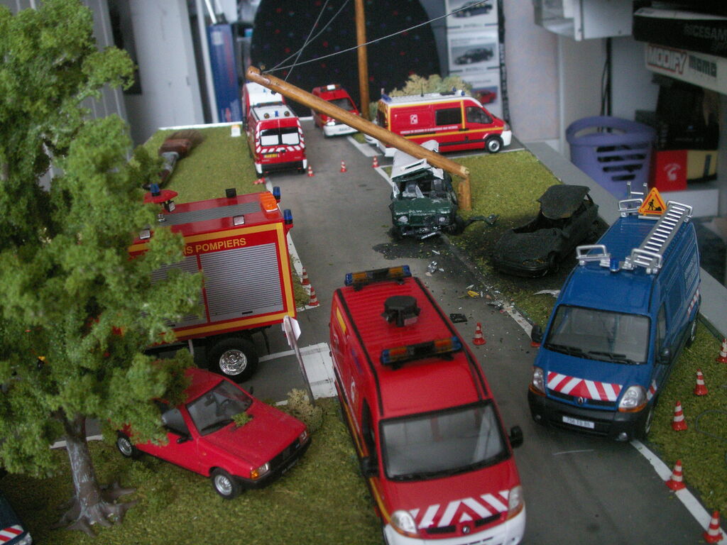 v&eacute;hicules de pompiers en miniatures : pict1366re4.jpg
